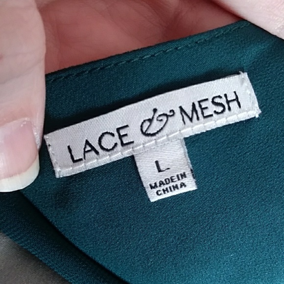 Lace & Mesh Long Formal dress - Picture 2 of 5